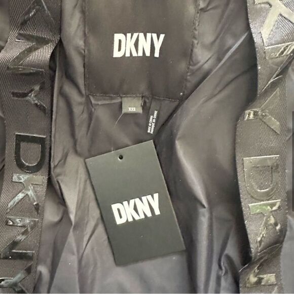 DKNY Silver Puffer Jacket Women’s Size XXS - Picture 6 of 9
